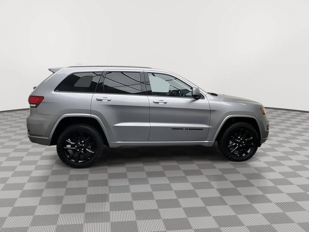 Used 2021 Jeep Grand Cherokee Laredo X AWD/4WD image 38