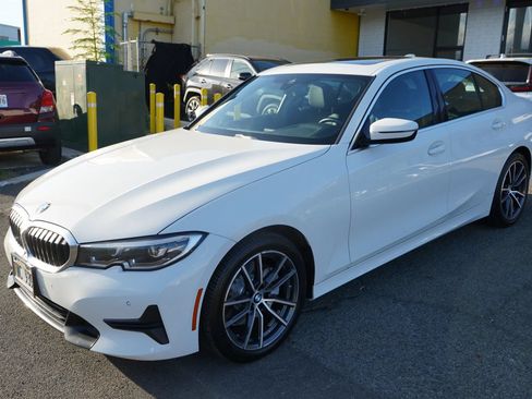 Used 2019 BMW 330i Sedan w/ Convenience Package RWD image 5