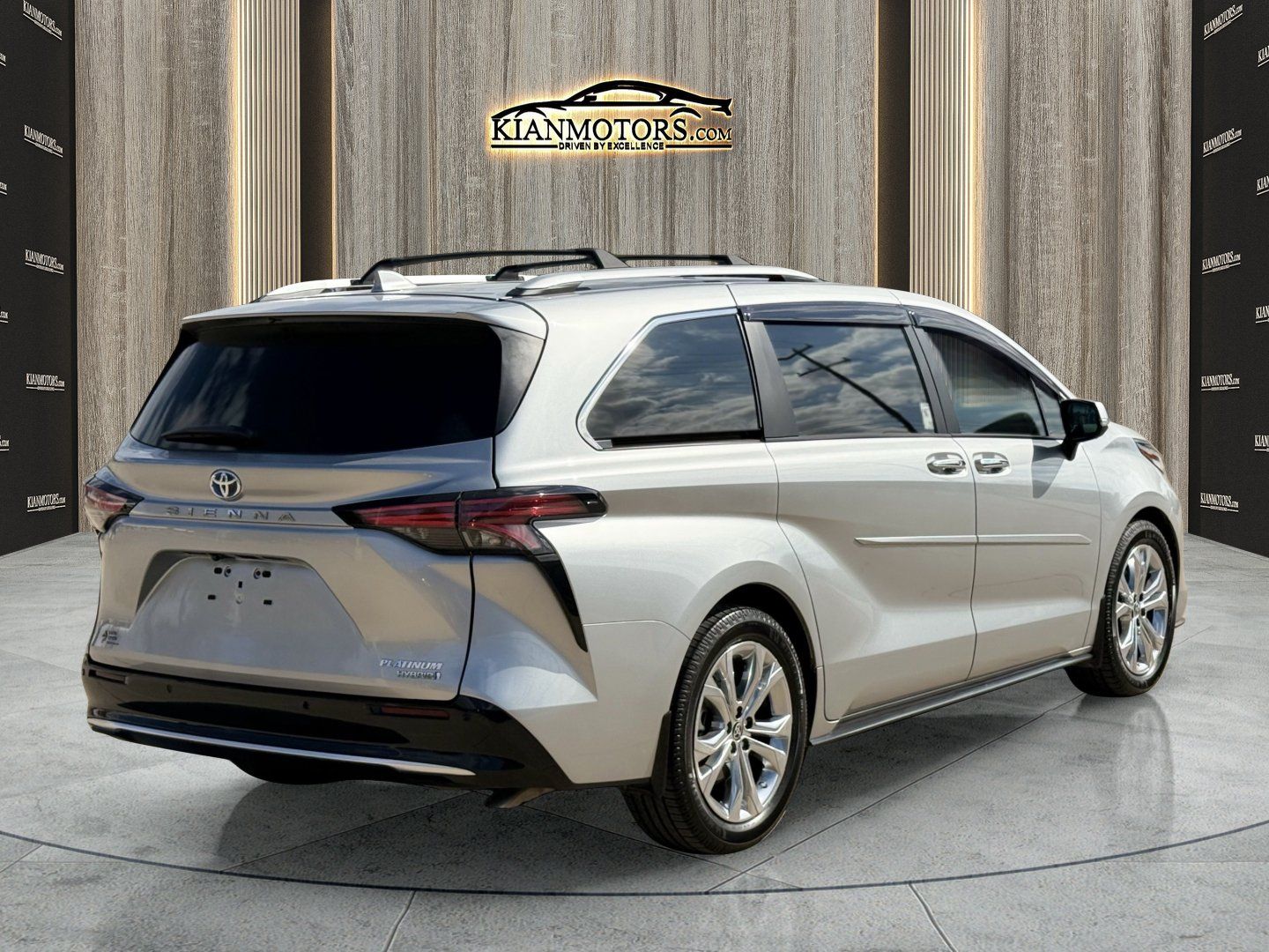 Used 2022 Toyota Sienna Platinum FWD image 7