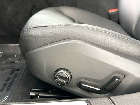 Used 2025 Volvo S60 B5 Core image 17