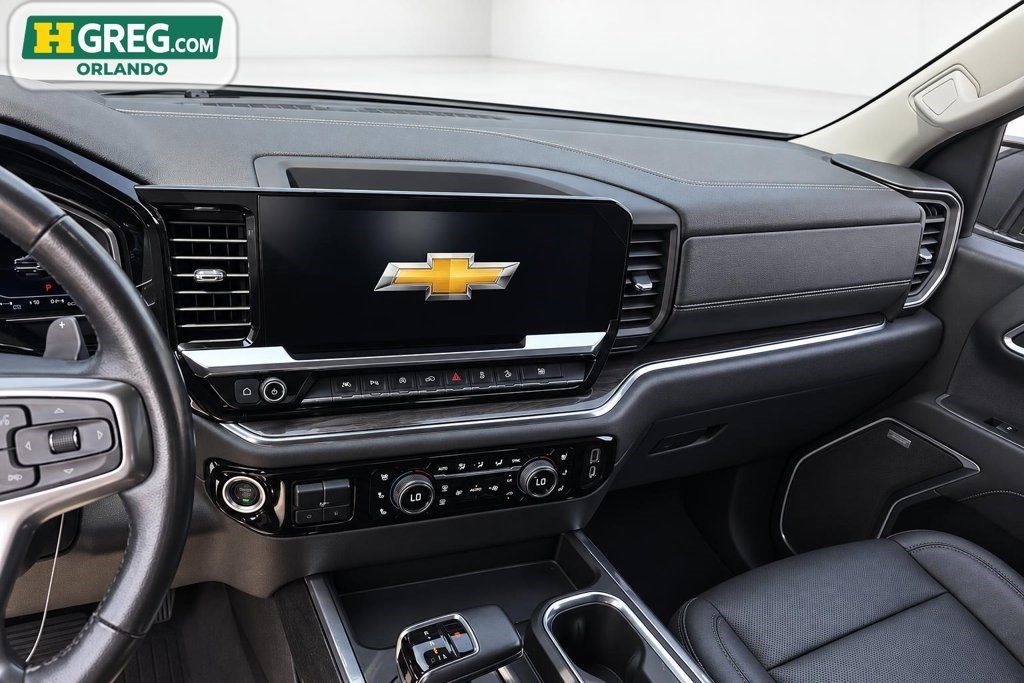 Used 2023 Chevrolet Silverado 1500 LTZ AWD/4WD image 15