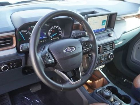 Used 2023 Ford Maverick Lariat w/ Lariat Luxury Package FWD image 16