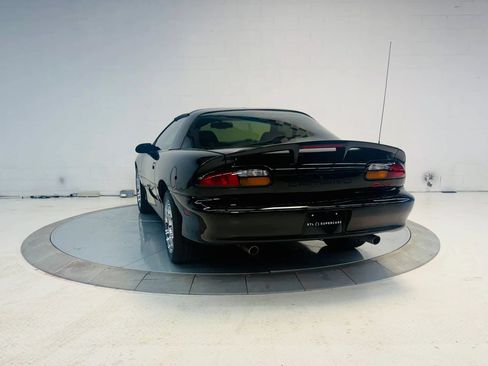 Used 2000 Chevrolet Camaro Z28 w/ SS Performance/Appearance Pkg RWD image 18
