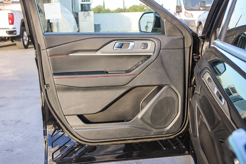 Used 2026 Ford Explorer ST-Line w/ ST-Line Street Pack RWD image 26