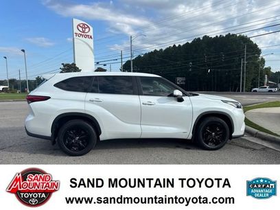 Used 2023 Toyota Highlander LE