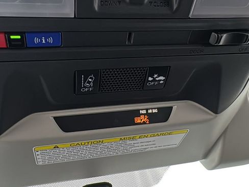 Used 2023 Subaru Crosstrek 2.5i Limited w/ Moonroof Package image 31