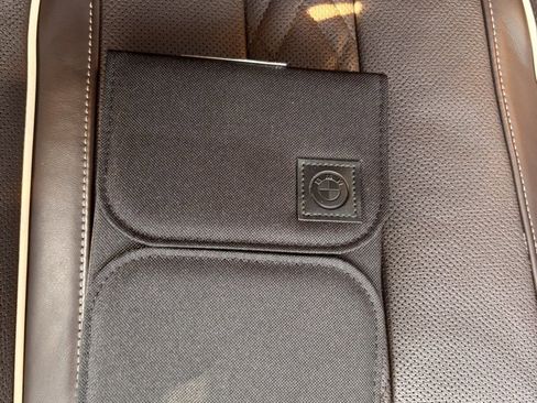 Used 2022 BMW 750i xDrive w/ Executive Package image 29