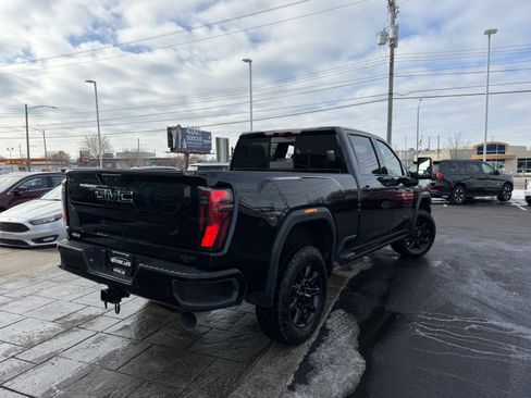 Used 2024 GMC Sierra 2500 AT4 w/ AT4 Premium Plus Package image 3