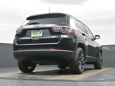 New 2026 Jeep Compass Latitude AWD/4WD image 17