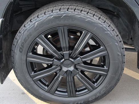 Used 2017 Lexus LX 570 4WD image 46