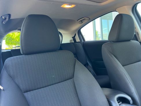 Used 2018 Honda HR-V EX image 30
