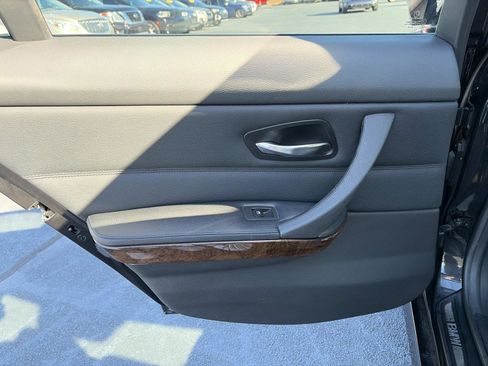 Used 2011 BMW 335i xDrive Sedan image 11