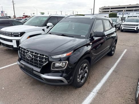 Used 2022 Hyundai Venue SEL FWD image 1