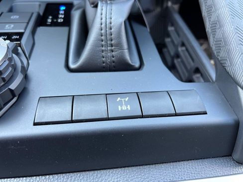 New 2025 Toyota Tacoma TRD Off-Road image 19