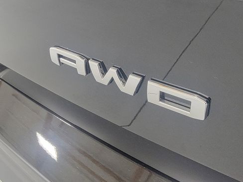 Used 2022 GMC Terrain SLE image 10