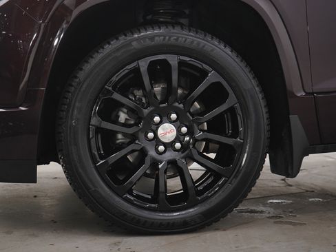 Used 2021 GMC Acadia Denali w/ GMC Pro Grade Package image 27