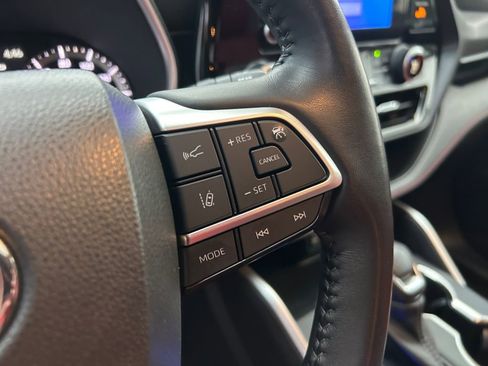 Used 2023 Toyota Highlander XSE image 18