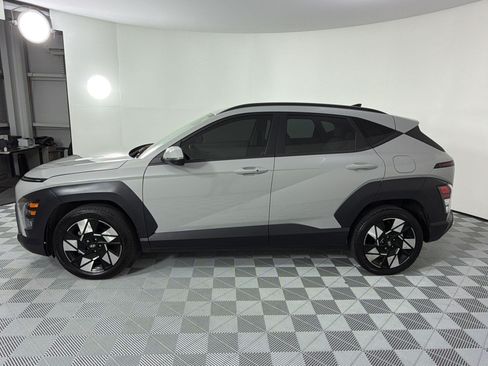 Used 2025 Hyundai Kona SEL FWD image 2