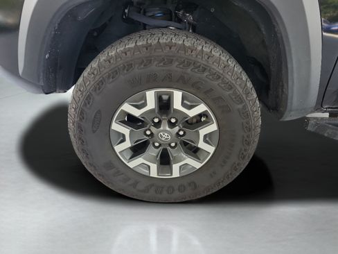 Used 2022 Toyota Tacoma TRD Off-Road w/ Technology Package RWD image 27