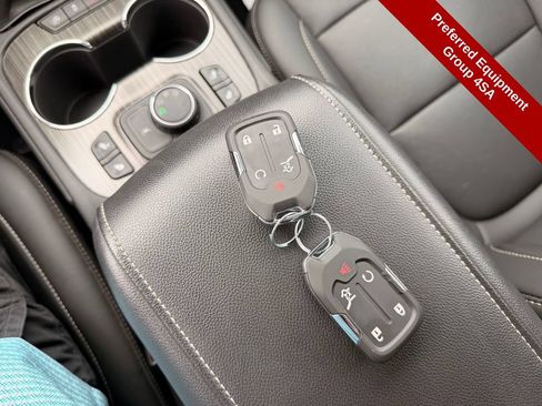 Used 2021 GMC Acadia SLT AWD/4WD image 27