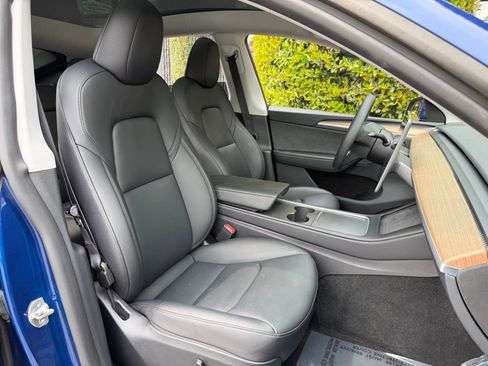 Used 2024 Tesla Model Y Long Range image 34