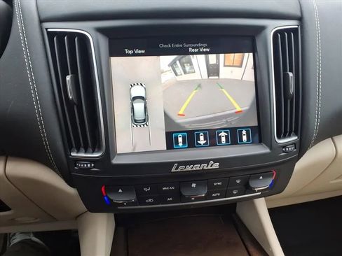 Used 2018 Maserati Levante GranLusso image 33