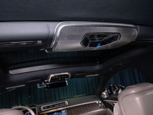 Used 2025 Mercedes-Benz Maybach S 680 4MATIC image 34