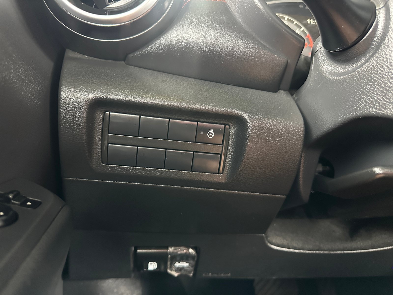 Used 2023 Nissan Kicks SR w/ SR Premium Package FWD image 17