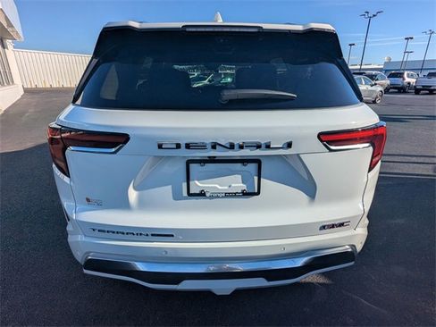 Used 2026 GMC Terrain Denali w/ LPO, Floor Liner Package image 5