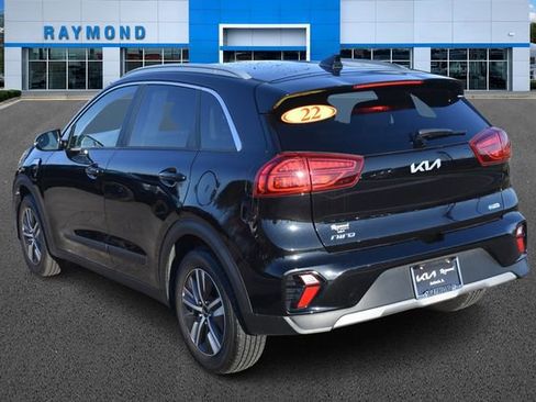Used 2022 Kia Niro EX image 4