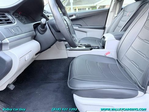 Used 2012 Toyota Camry LE FWD image 12