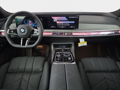 New 2026 BMW 740i xDrive w/ Executive Package image 9