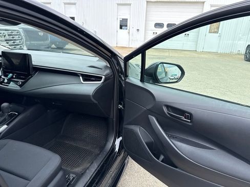 Used 2025 Toyota Corolla LE FWD image 16