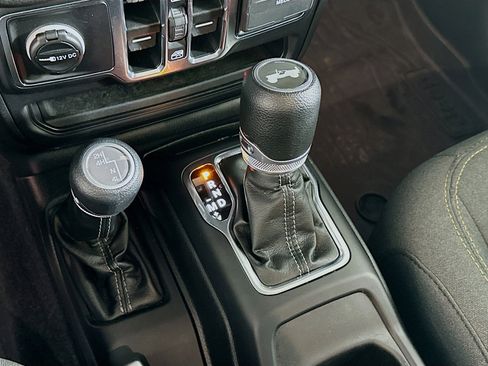 Used 2024 Jeep Wrangler Sport S image 23