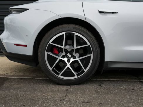 Certified 2025 Porsche Taycan 4S AWD/4WD image 39
