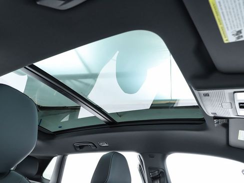 New 2026 Volkswagen Tiguan SE R-Line FWD image 76