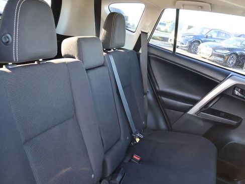 Used 2018 Toyota RAV4 XLE image 15