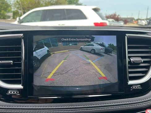Used 2026 Chrysler Pacifica Limited FWD image 15