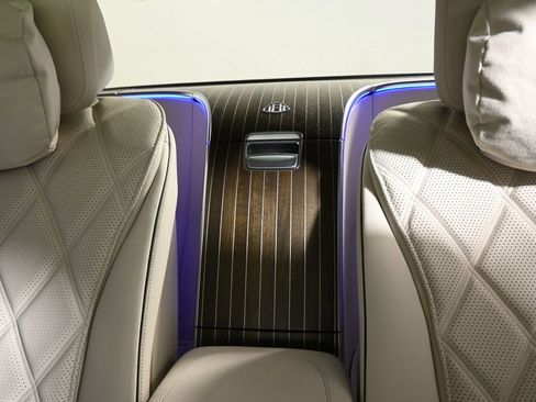 Used 2023 Mercedes-Benz Maybach S 680 4MATIC image 38