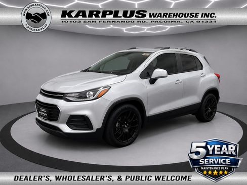 Used 2021 Chevrolet Trax LT w/ Sport Edition FWD image 1