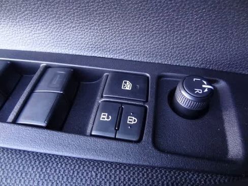 Used 2025 Toyota Corolla LE image 15