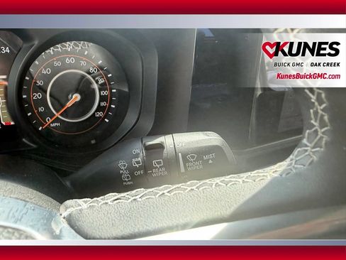 Used 2025 Jeep Wrangler Unlimited Sahara AWD/4WD image 21