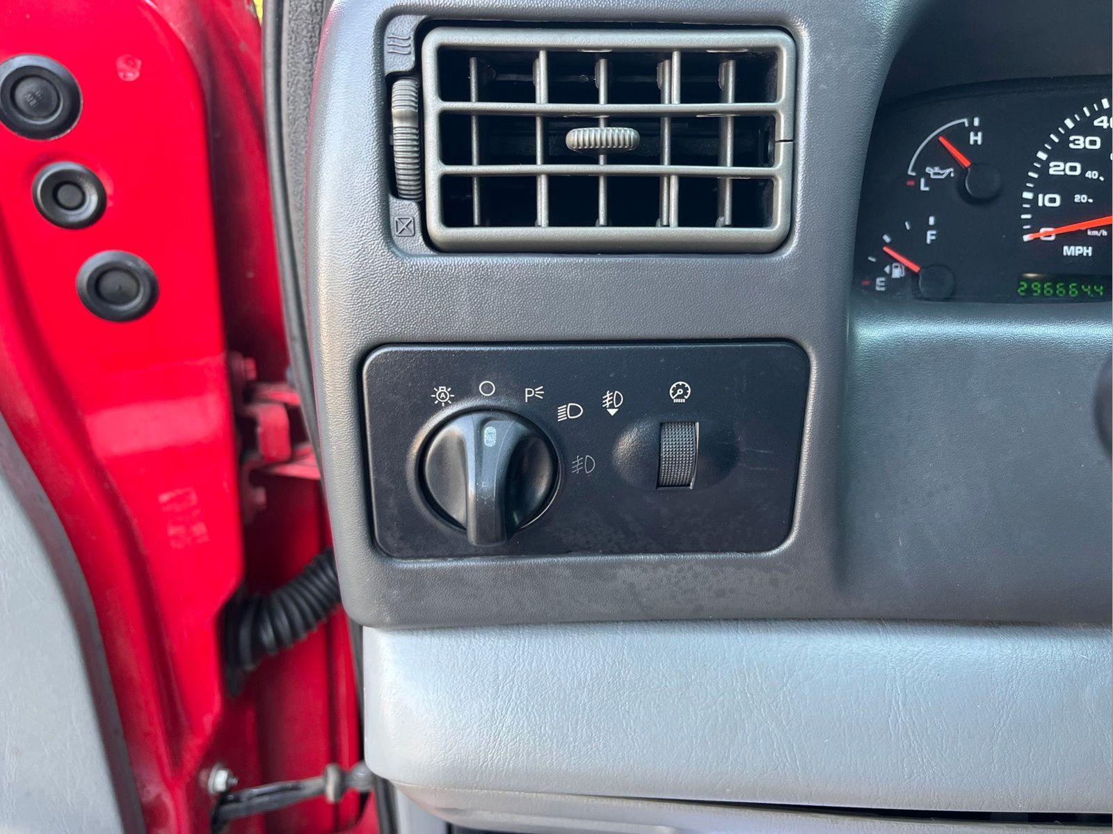 Used 2002 Ford F250 XLT AWD/4WD image 14