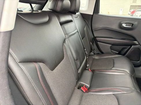 Used 2018 Jeep Compass Trailhawk AWD/4WD image 23