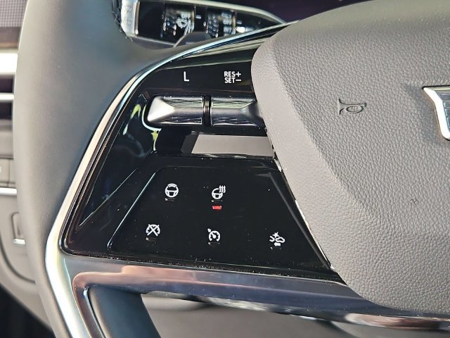 Used 2025 Cadillac Escalade ESV Luxury RWD image 12