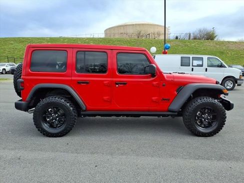 Used 2025 Jeep Wrangler Willys image 3