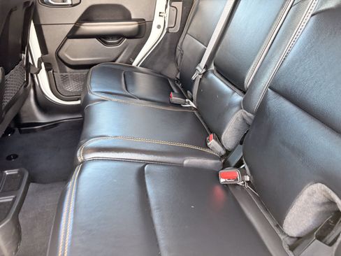 Used 2024 Jeep Wrangler Unlimited Sahara AWD/4WD image 15