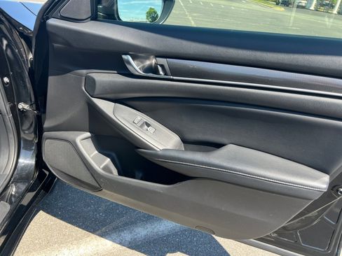 Used 2018 Honda Accord Sport image 35