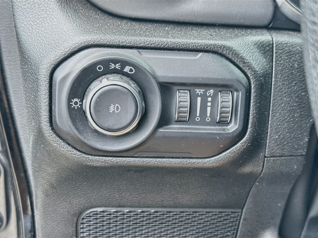 Certified 2022 Jeep Wrangler Sport AWD/4WD image 11