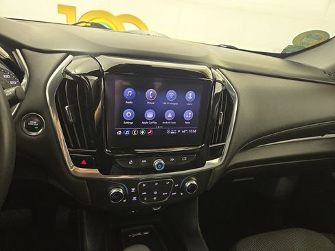Used 2022 Chevrolet Traverse LT FWD image 21